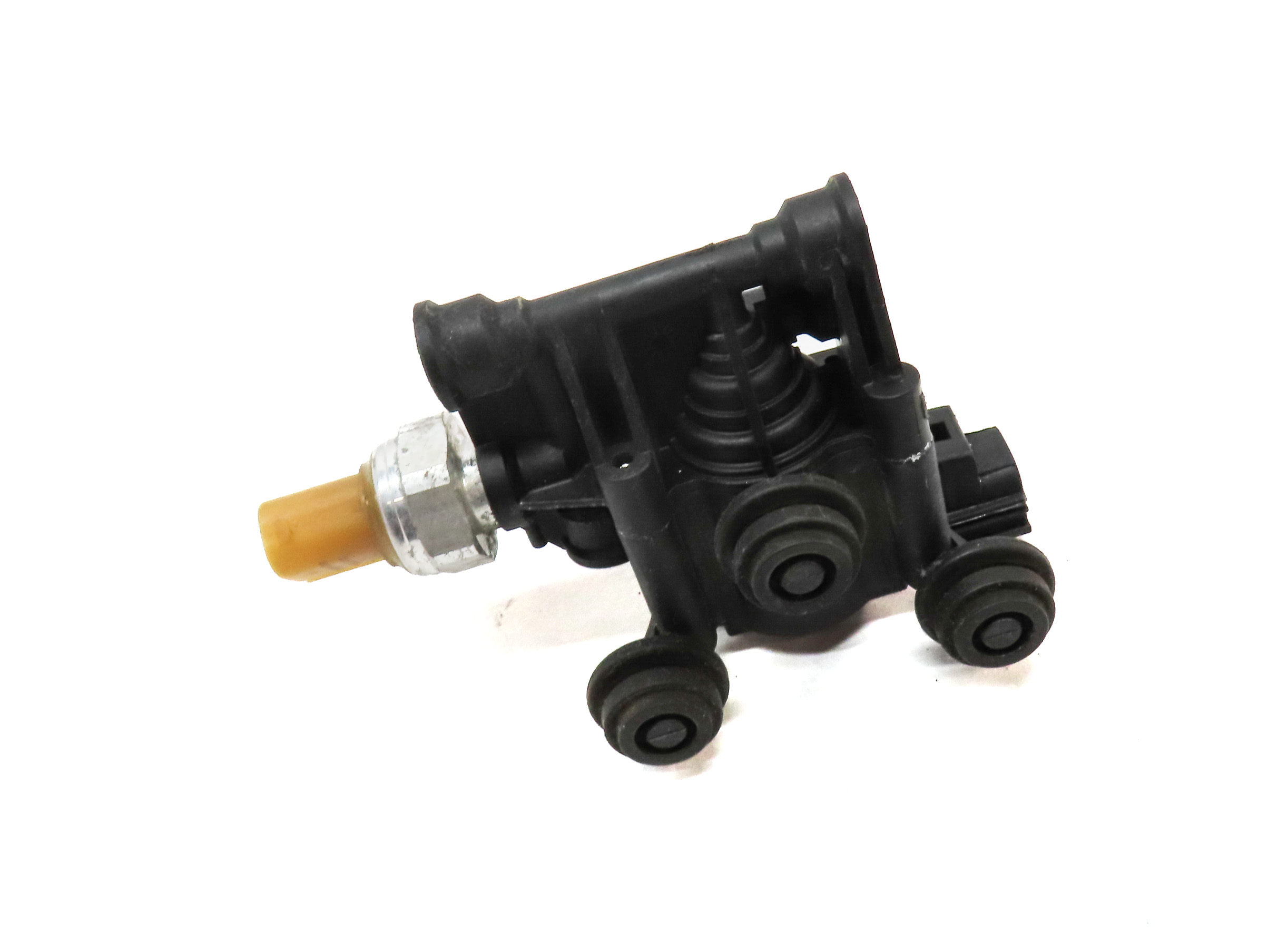 2011 LAND ROVER LR4 (L319) AIR SUSPENSION TRANSFER RELIEF VALVE — exact item pictured